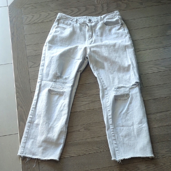 SHEIN Light Gray Distressed Jeans - Size L Great Condition - Picture 1 of 6